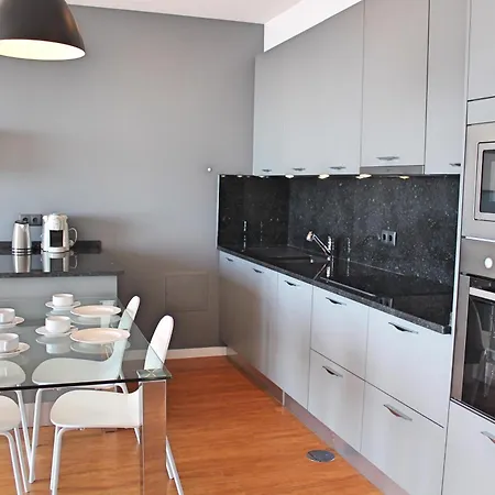 Ourmadeira - Da Portada, Character