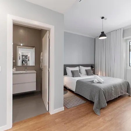 Ourmadeira - Da Portada, Character פונשל