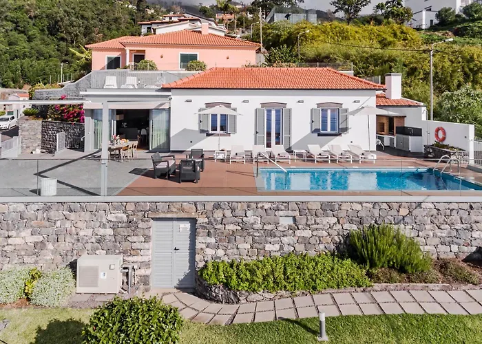 Ourmadeira - Da Portada, Character * Funchal