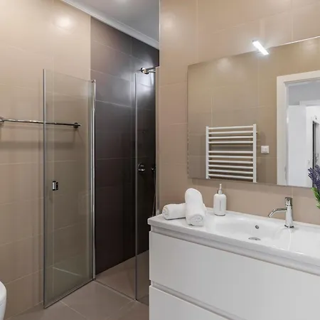 Ourmadeira - Da Portada, Character Φουνκάλ