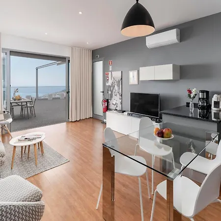 Ourmadeira - Da Portada, Character