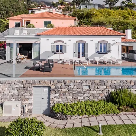 Ourmadeira - Da Portada, Character * Φουνκάλ