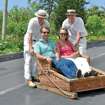 Ourmadeira - Da Portada, Character * Funchal (Madeira)