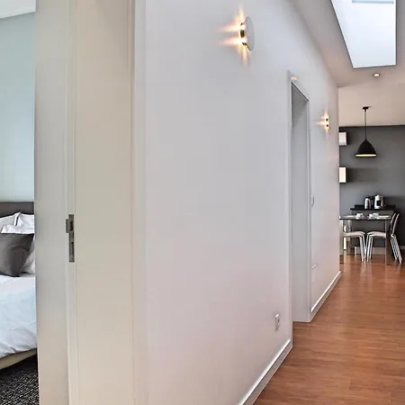 Ourmadeira - Da Portada, Character